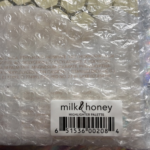 Beauty Bakerie MILK & HONEY HIGHLIGHTER PALETTE - Picture 5 of 5